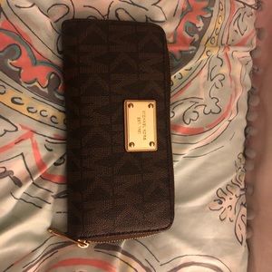 michael kors wallet